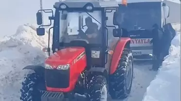 Ulaş'ta Yoğun Tipi Sebebiyle Midibüs Kazası: Yolcular Çaresiz Kaldı