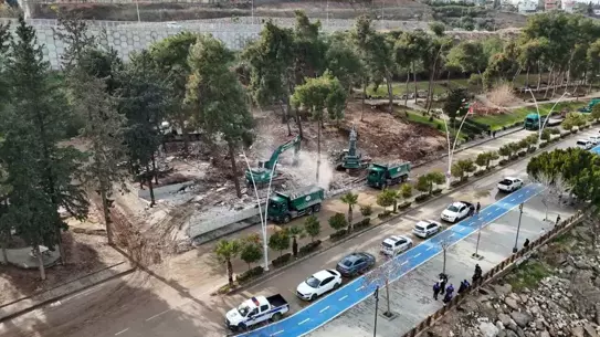 Adana’da Kaçak Yapıların Yıkım Çalışmaları Başladı