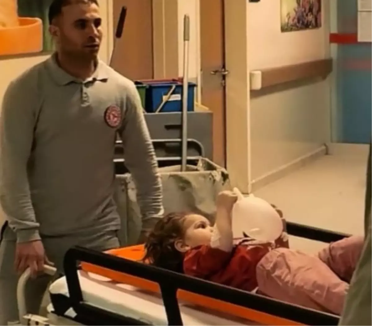 İnegöl'de 2 Yaşındaki Mehmet D. Pencere Kazası Sonucu Hastaneye Alındı