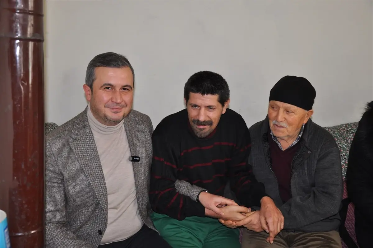 AK Parti Amasya İl Başkanı Galip Uzun, Fatma Çoban'ı Ziyaret Etti