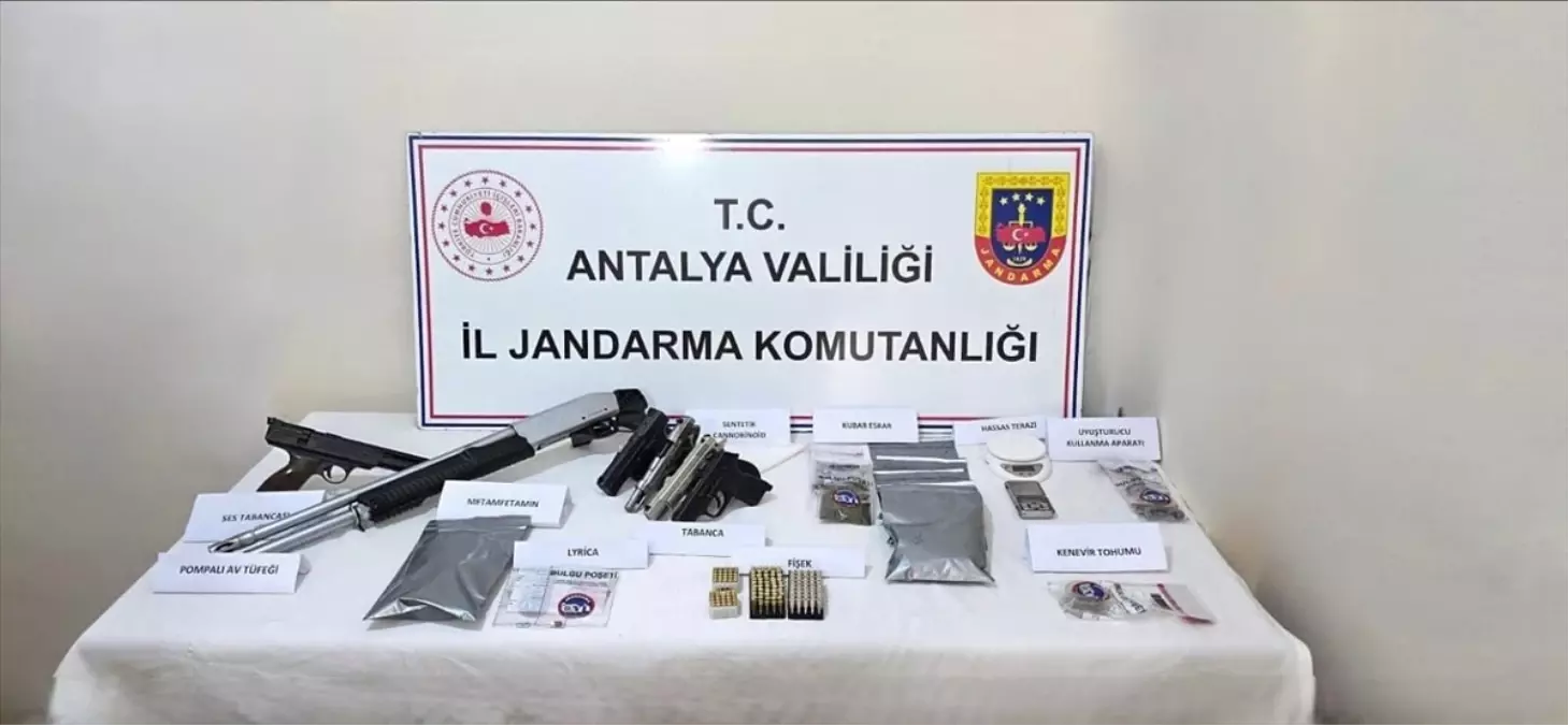 Kemer'de Narkotik Operasyonu: 30 Şüpheli Gözaltına Alındı