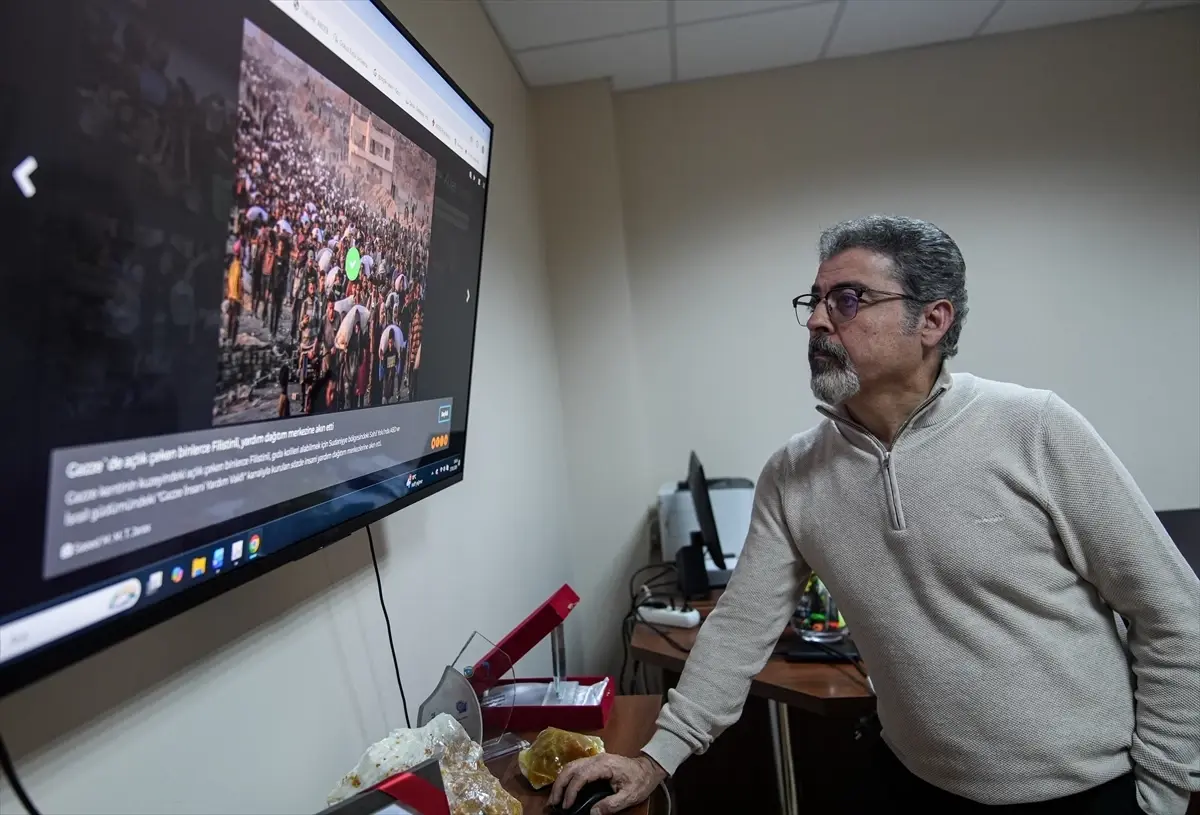 DEÜ Deprem Araştırma Merkezi Müdürü Sözbilir, "Yılın Kareleri" Oylamasında Seçkin Fotoğrafları Değerlendirdi