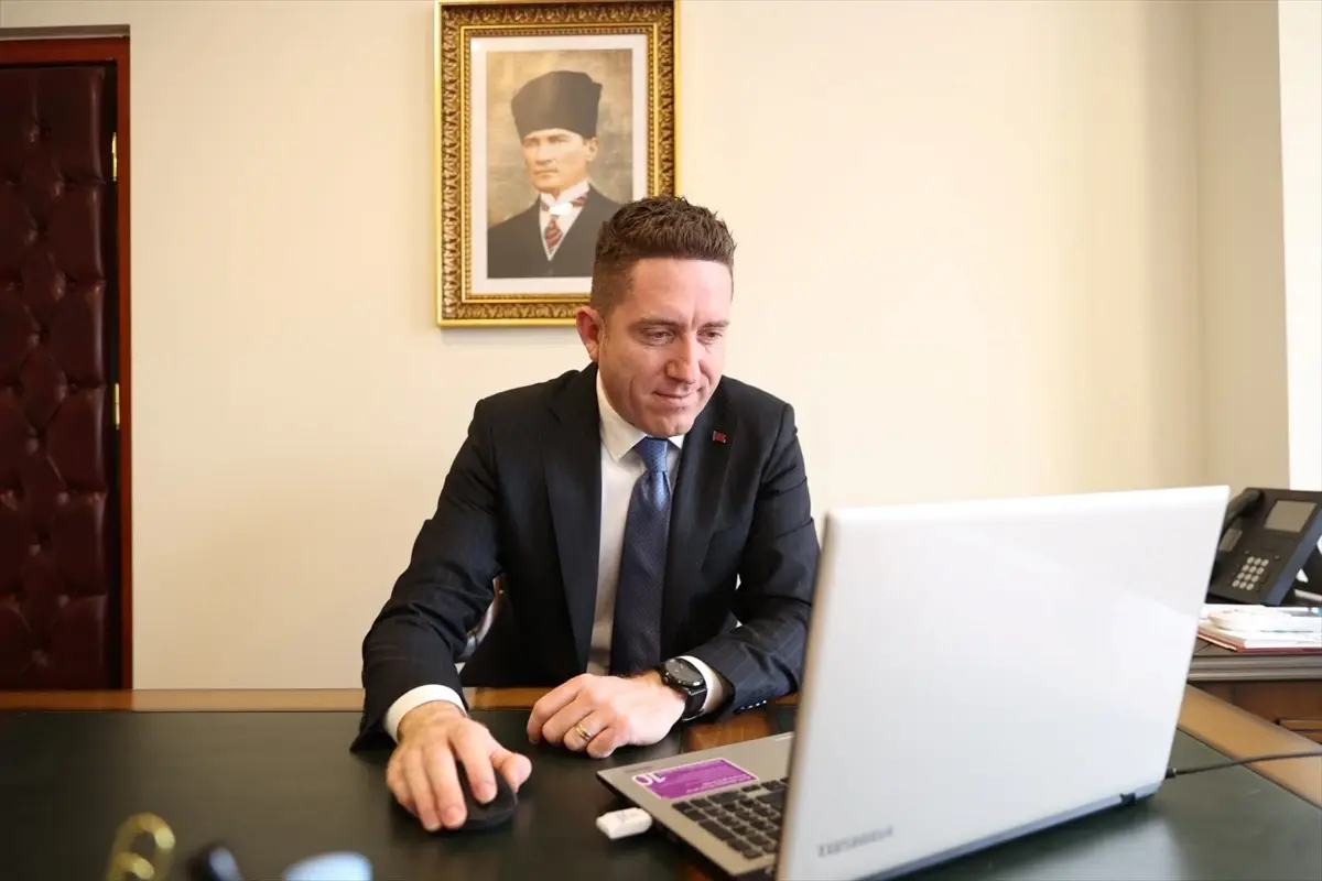 Edirne Valiliği Müdürü Karataş, AA’nın “Yılın Kareleri” Fotoğraf Yarışmasında Oy Kullandı