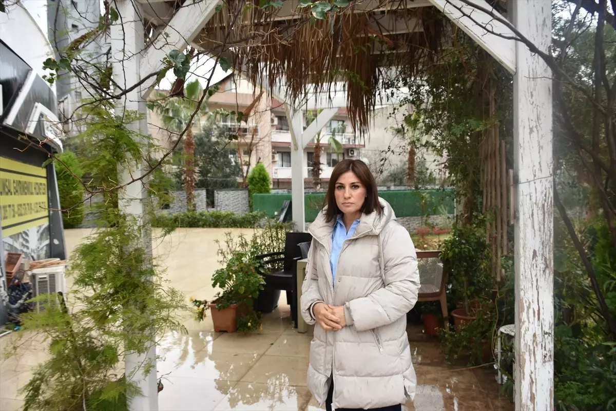 İzmir’de İş Yerinde Çiçek Tartışması Sonrası Kadına Şiddet Davası: 2,5 Yıl Hapis Cezası