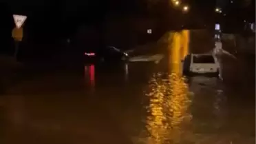 Adana’da Şiddetli Sağanak Sonrası Yollar Su Altına Battı