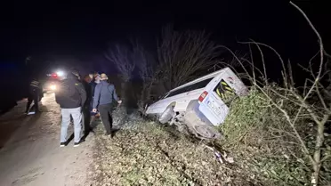 Bartın'da Şarampole Çıkan Minibüs Kazası: 4 Yaralı