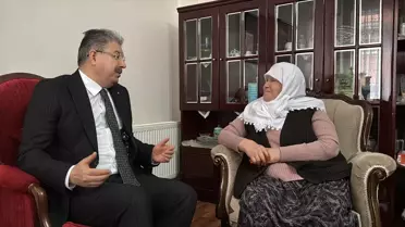Eskişehir Valisi Erdinç Yılmaz, 78 Yaşındaki Hicran Şentürk'ü Evinde Karşıladı