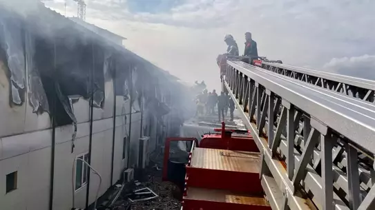 Kırıkhan'da İnşaat İşçilerine Ait Konteyner Yatakhanede Yangın Çıktı