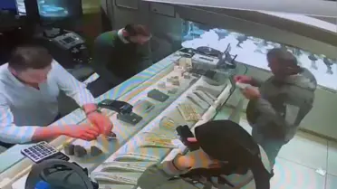 Sahte Altın Kolye ile Kuyumcudan 112 Bin Liralık Ziynet Eşyası