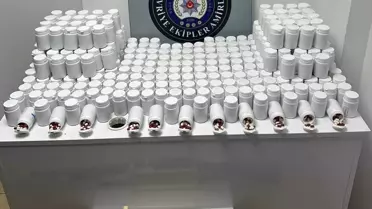 İzmir Buca’da Durulan Otomobilde 17 Bin Sentetik Hap Ele Geçirildi