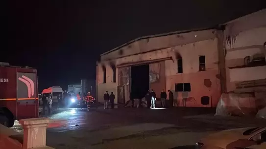 Kayseri Melikgazi'deki Mobilya Fabrikasında Çıkan Yangın Kontrol Altına Alındı