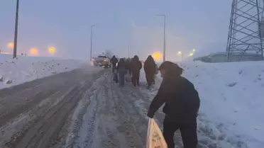 Yüksekova’da Şiddetli Kar ve Tipi Koşulları Trafiği Felçledi