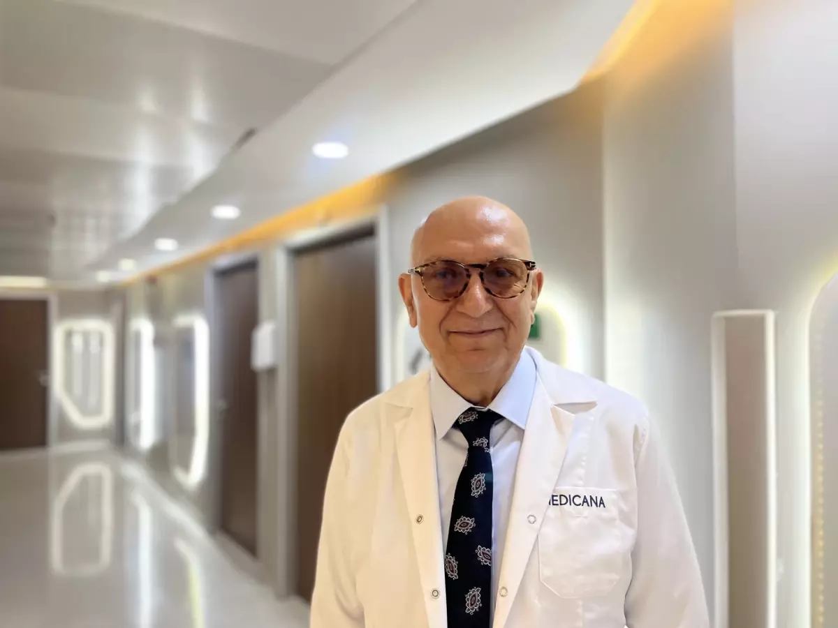 Boğaz Ağrısı: Farenjit Şüphesi Yanlış Olabilir, Tiroidit Belirtisi Olabilir