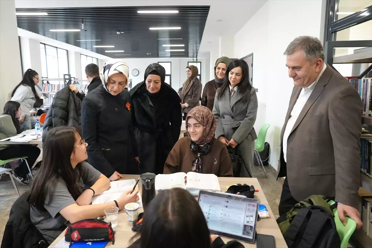 AK Parti Milletvekili Lütfiye Selva Çam, Çubuk'ta Kadın El İşlerini İnceledi
