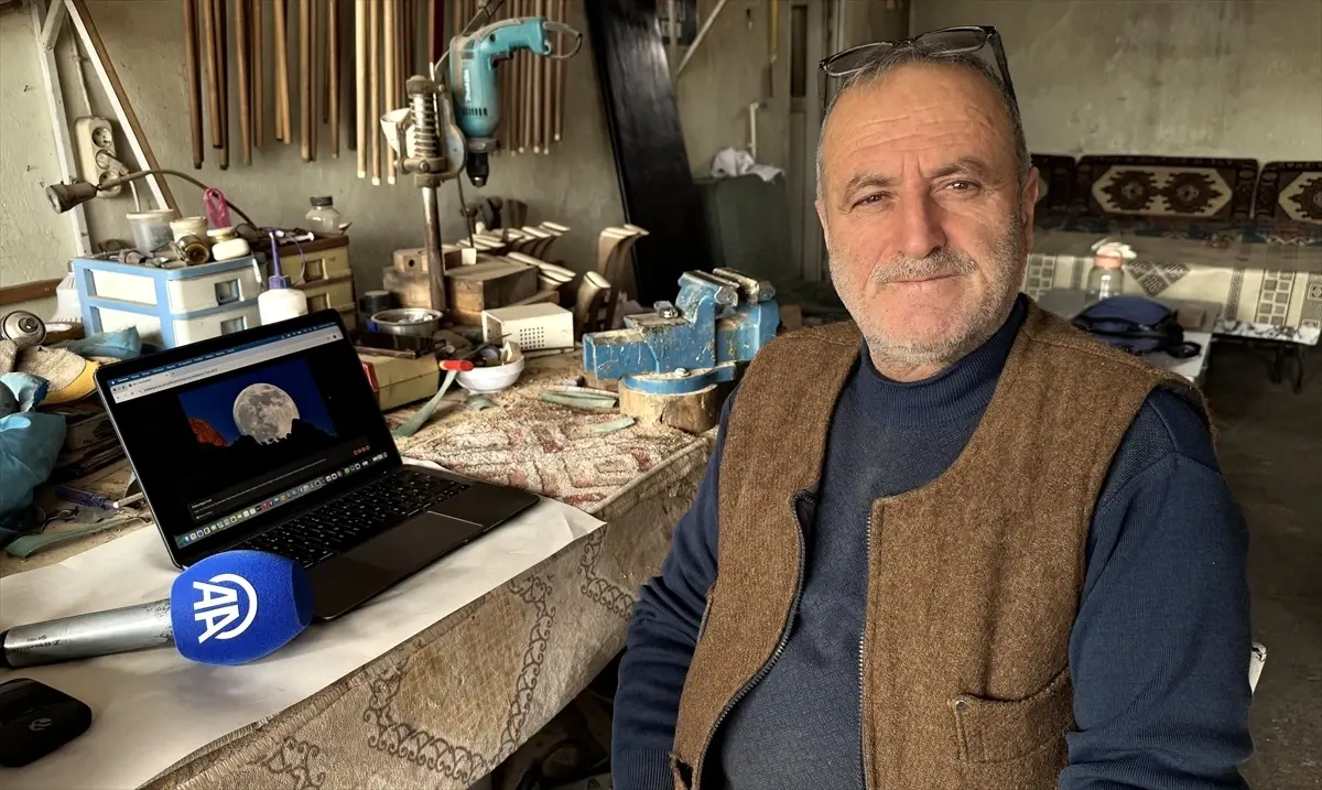 Adilcevazlı Baston Ustası Cumali Birol, AA’nın Yılın Kareleri Seçimine Oy Verdi