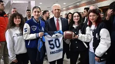 Ankara Büyükşehir Belediye Başkanı Mansur Yavaş, Gençlerle Şehrin Sorunlarını Görüştü