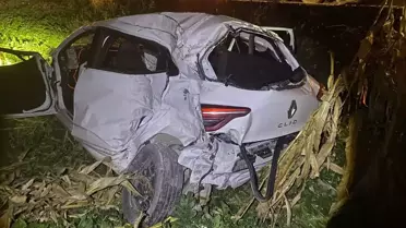 Osmaneli'de Çekicilere Çarpan Otomobilde 2 Ağır Yaralı