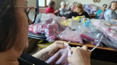 Çanakkale'de Kursiyerler Gazzeli Çocuklar İçin El Örgüsü Hediye Kampanyası