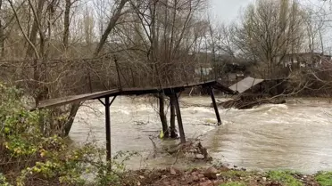 Ayvacık'ta su baskınına uğramış tarım arazisi