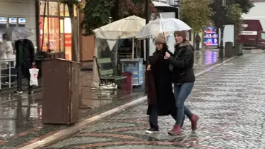 Edirne ve Kırklareli'de Meteoroloji Uyarısı Sonrası Sağanak Yağış ve Su Birikintileri