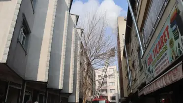 Iğdır'da Yaycı Köyü ve Cumhuriyet Mahallesi'nde Çıkan Yangınlar 2 Evi Zarar Gördü