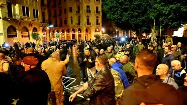 Beyrut’ta Emekli Askerler Maaş Artışı Talebiyle Meclis Önünde Protesto Düzenledi