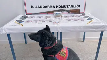 Operasyon sırasında ele geçirilen uyuşturucu ve silahlar