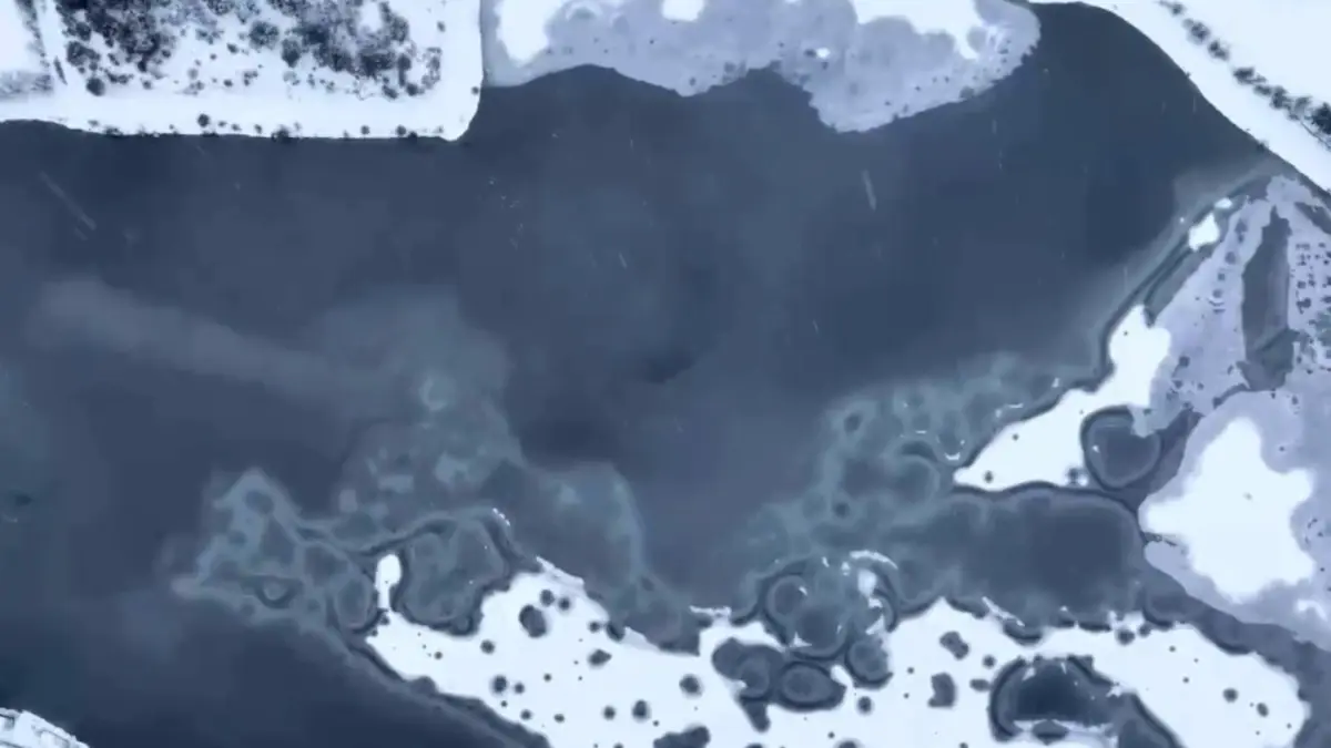 Buzla Kaplı Çubuk Gölü’nden Muhteşem Havadan Görüntüler