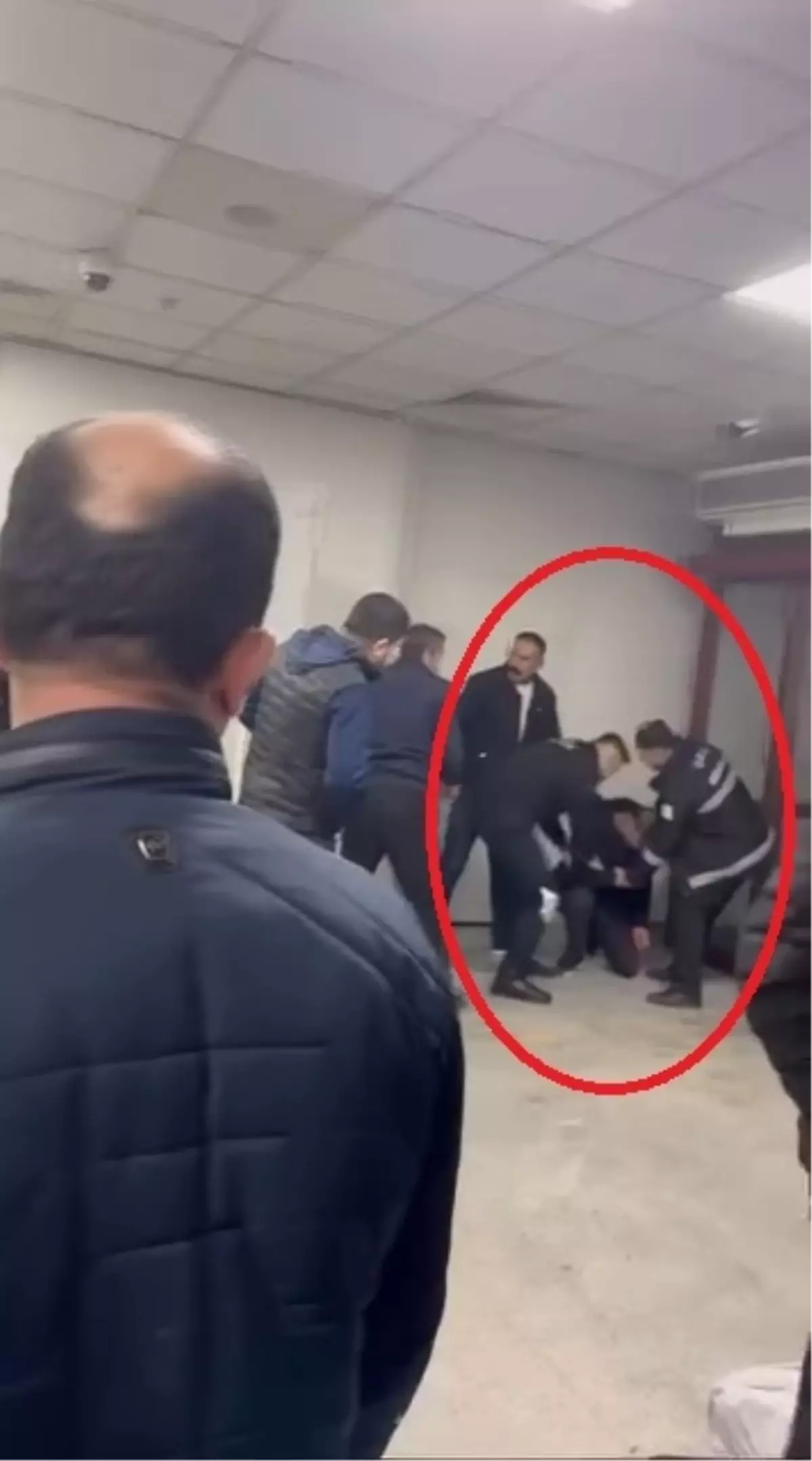 Diyarbakır Hastanesinde Bıçaklı Kavga: 1 Yaralı ve Soruşturma Başladı