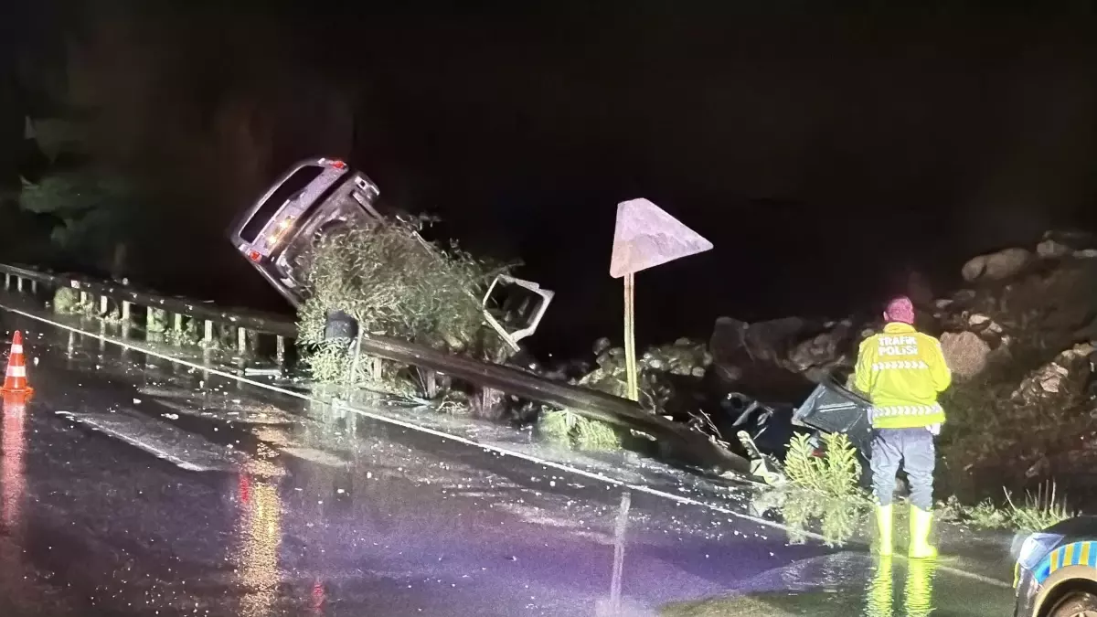 Bodrum'da Şarampol Çarpması: 3 Kişi Yaralandı