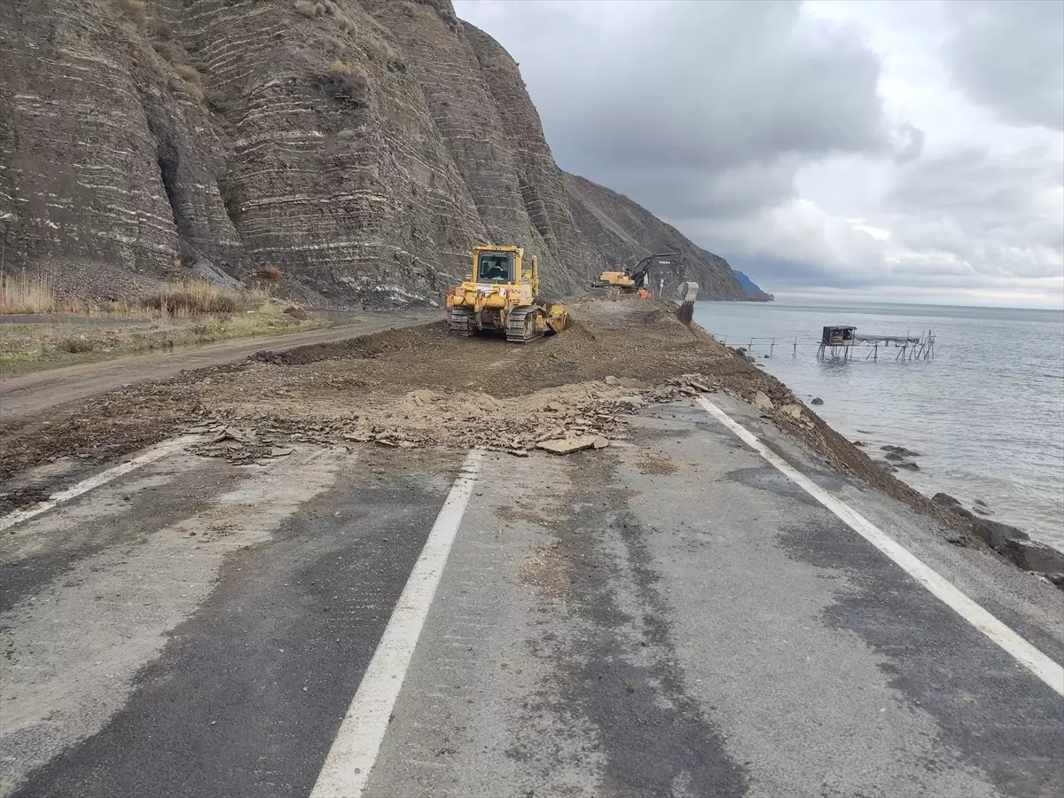 Şarköy'de Heyelan: Gaziköy-Uçmakdere Yolu 3 Hafta Kapalı