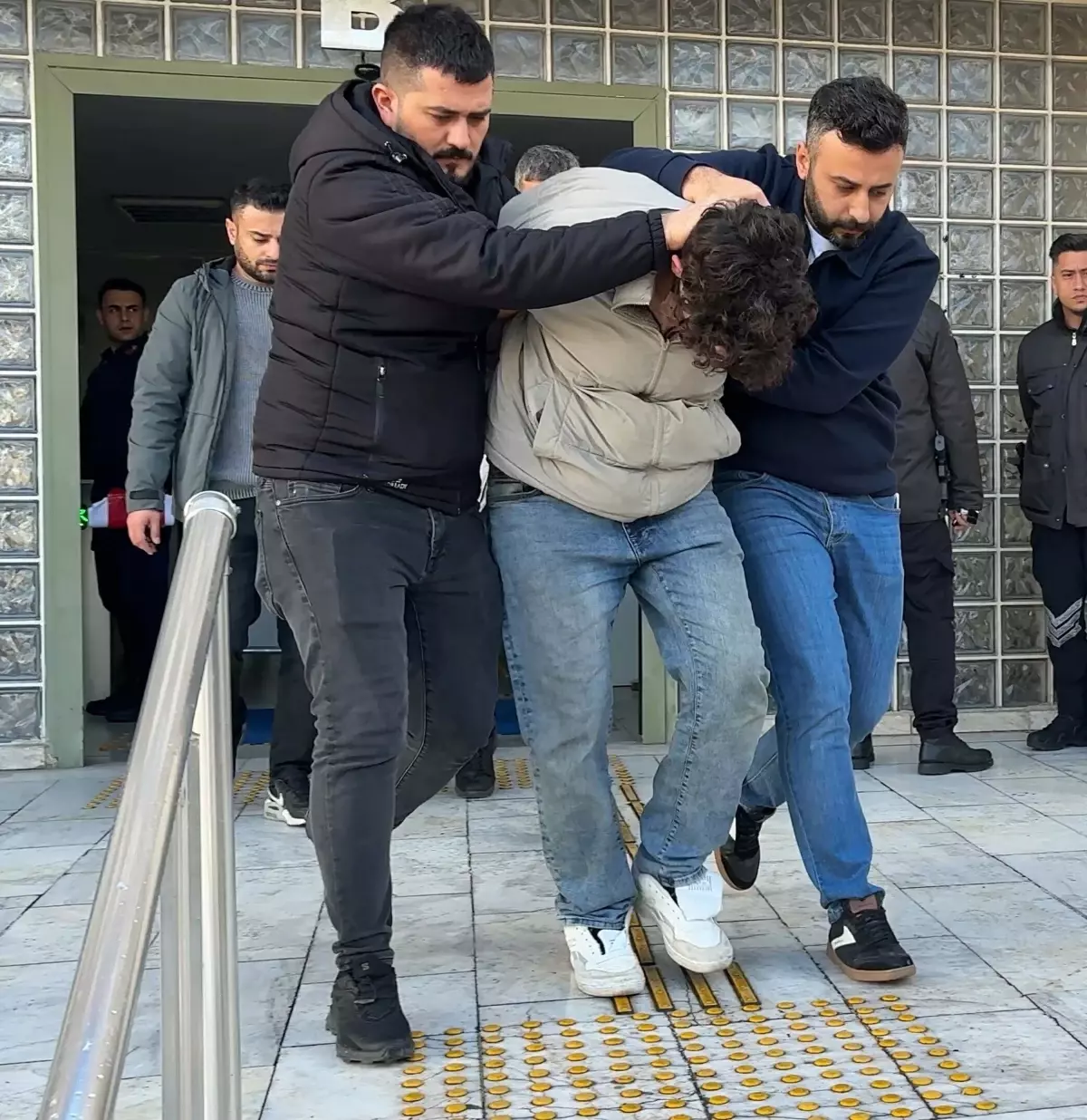 El Kaide Üyesi Hüseyin Can Demir Cilvegözü Sınır Kapısı'nda Yakalandı