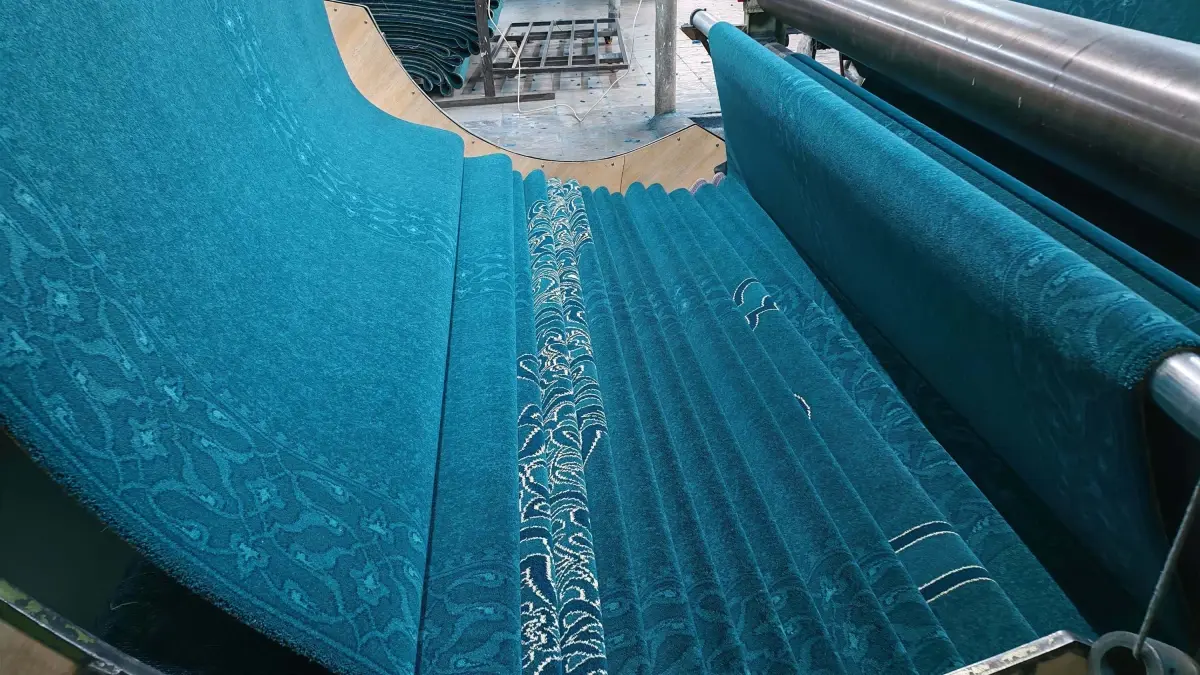 Tokyo Camii'nde 800 Metrekare Yeni Halı Döşendi