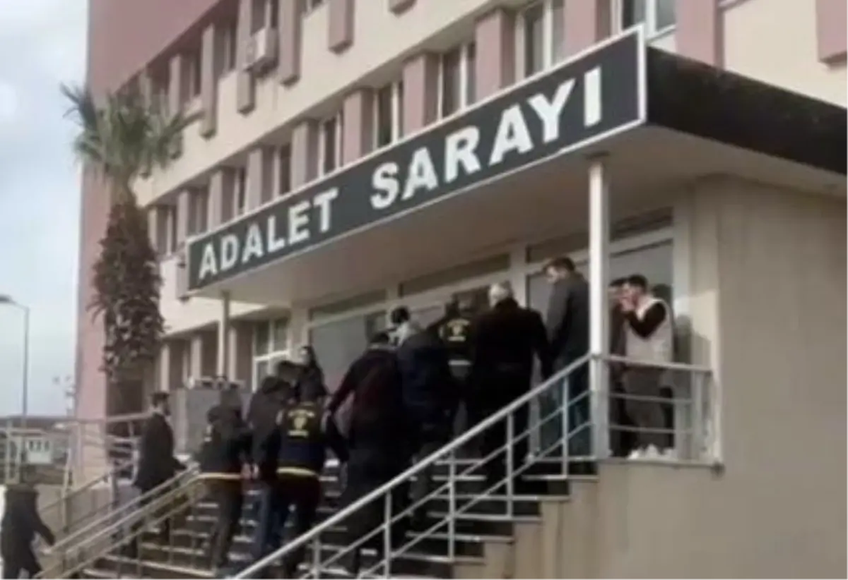 Ayvalık’ta Yaşlı Kadını Korumak İçin Hızlı Müdahale: Sahte Başkomiser ve Asker Takıntısı Bozuldu
