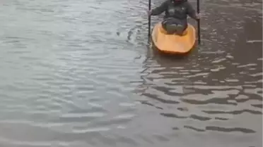 Adana'da Sel Sularında Kanoyla Dikkat Çekici Tur