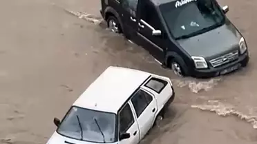 Adana’da Şiddetli Sağanak Sonrası Sokaklar Sular Altında