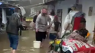 Adana’da Şiddetli Sağanakta Evlerde Oyun Ruhu Sürmeye Devam Edildi