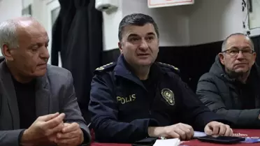 Emniyet Müdürü Ayhan’ın mahalle toplantısındaki fotoğrafı