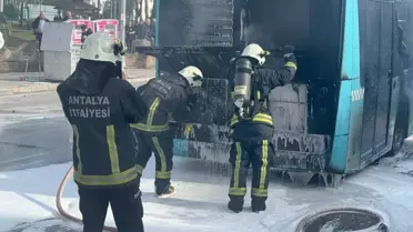 Yangını söndürülmüş otobüsün motor bölümü