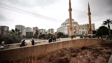 Mersin'de Şiddetli Yağışlar Sel ve Taşkınlara Yol Açtı