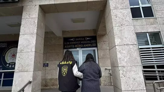 Otel odasında bıçakla tehdit eden şüpheli