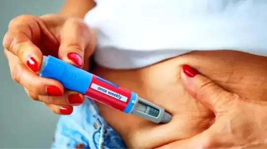 Zayıflama İğneleri ve Safra Kesesi Ameliyatları Arasındaki Bağlantı İngiltere’de Araştırılıyor