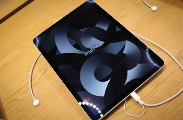 Apple Studio Display ekran