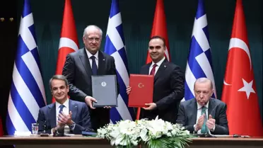 Bakan Kacır ve Bakan Theodorikakos imza anı