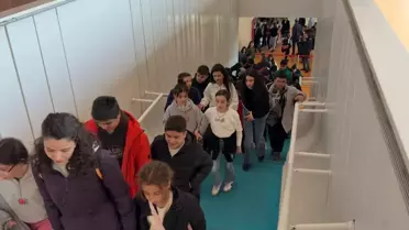 Deney düzenekleriyle Niğde öğrencileri