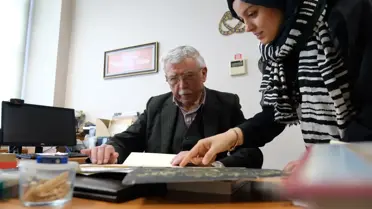 Ödül töreninde Hüseyin Öksüz