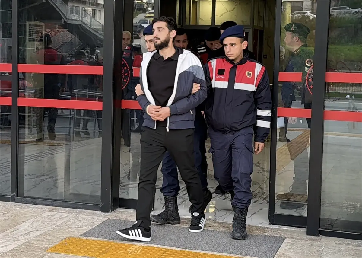 Alanya’da Hafif Ticari Araçta Silahlı Saldırı: 1 Ölü, 3 Şüpheli Tutuklandı