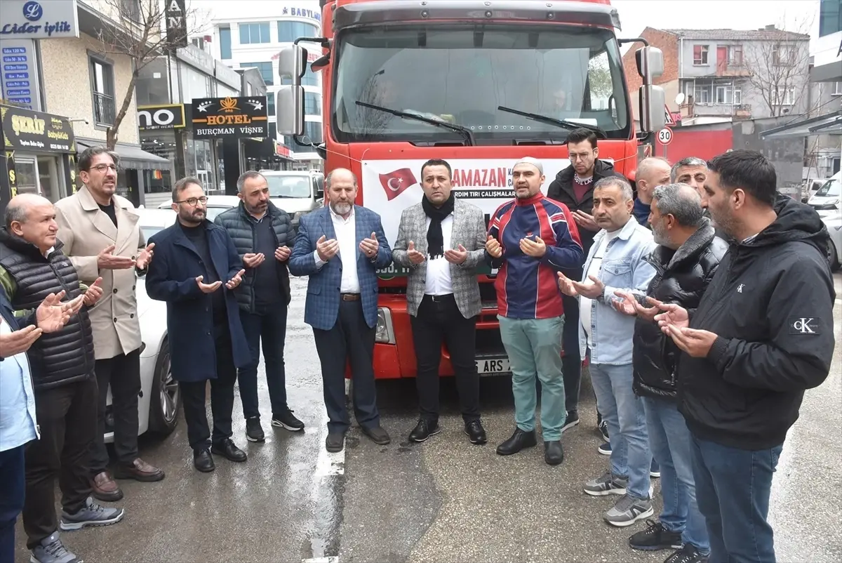 Bursa’dan Gazze’ye Çocuk Kıyafetleri ve Temel Malzemeler İçeren Yardım Tırı Gönderildi