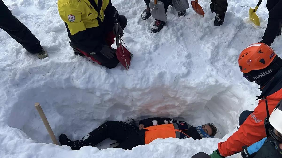 Erciyes Dağı'nda 171 Personelle Çığ Tatbikatı Gerçekleştirildi