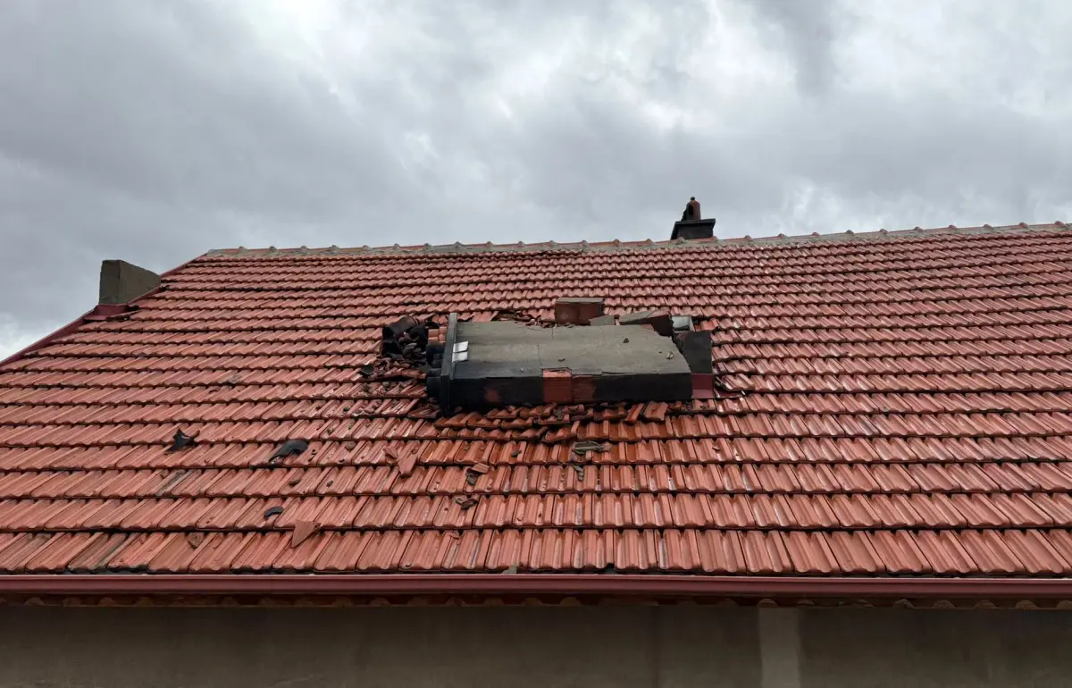 Isparta’da Halıkent Camii’nin Minareleri Şiddetli Rüzgârla Sarsıldı